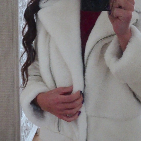 NWT Nine West Daisy Dew White Faux Fur Vegan Leather Moto Jacket - Women's S - Picture 9 of 9